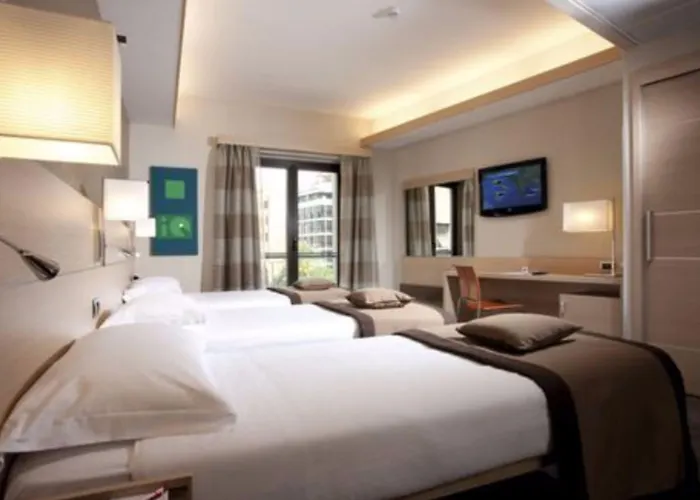 Iq Hotel