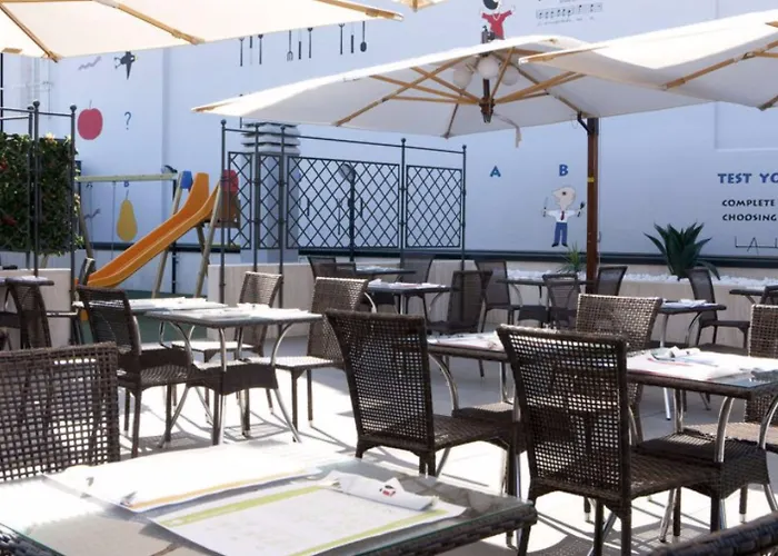 Iq Hotel